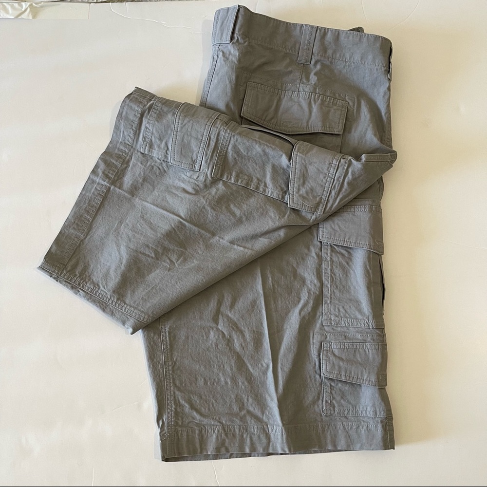 Classic Fit Big Man Cargo Shorts - Picture 4 of 14